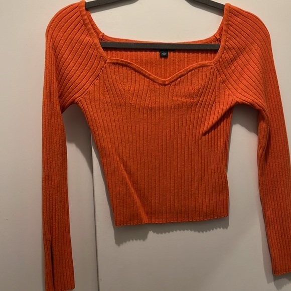WILD FABLE • ORANGE SWEATER • SMALL - Picture 2 of 3